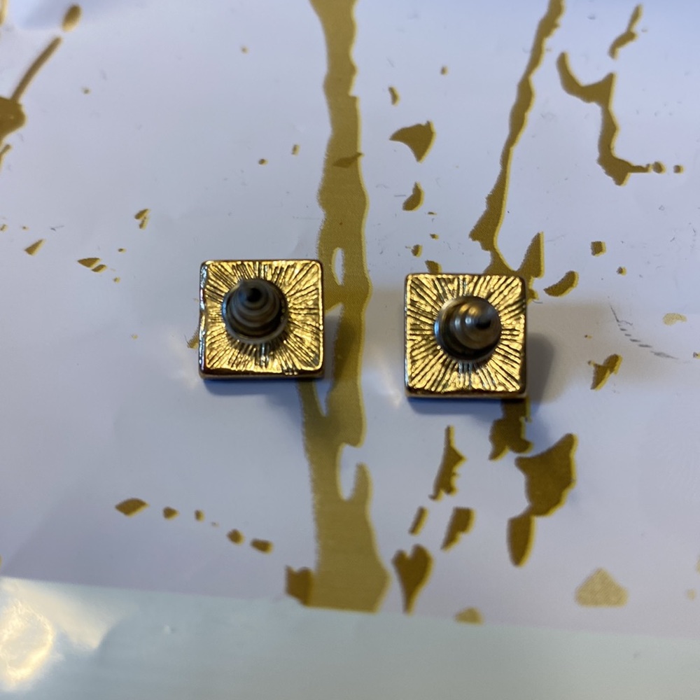 Earrings - Picture 2 of 3